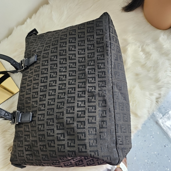 Fendi bag - Picture 7 of 13